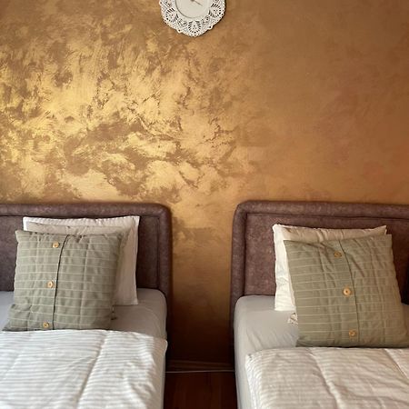 Apartman Studio Lusi 1 Subotica Buitenkant foto